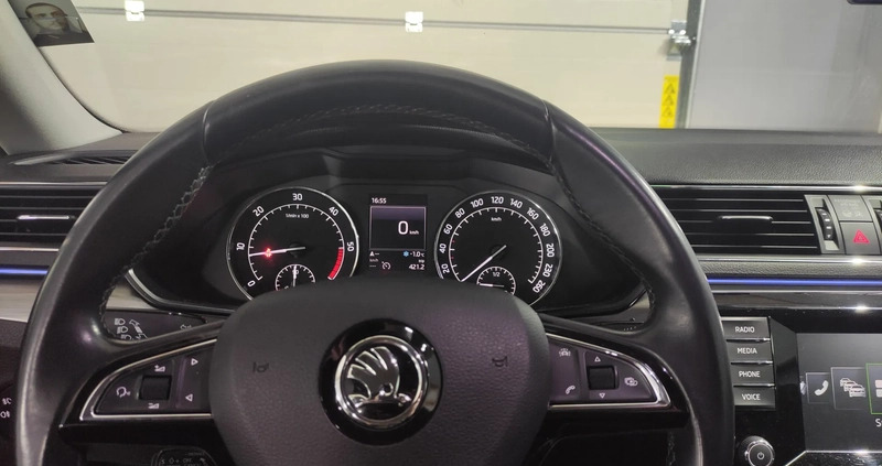 Skoda Superb cena 61999 przebieg: 239000, rok produkcji 2015 z Łosice małe 781